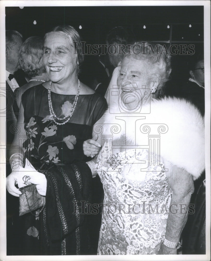 1964 Press Photo Mrs Charles Gates- RSA13947- Historic Images