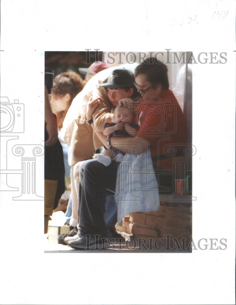 1995 Chris Hoover Caresses Stephanie Dallas - Historic Images