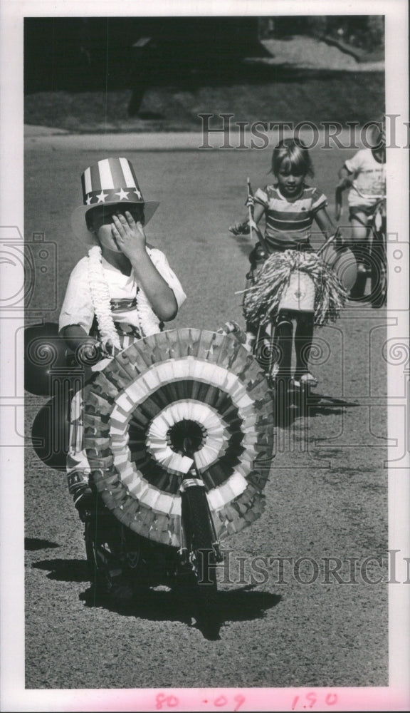 1984 Jamie Lien Dam East Subdivision Parade - Historic Images