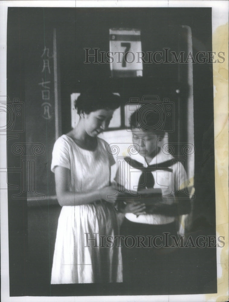 1959 Press Photo English Lesson Toyo School Tokyo- RSA14491- Historic Images