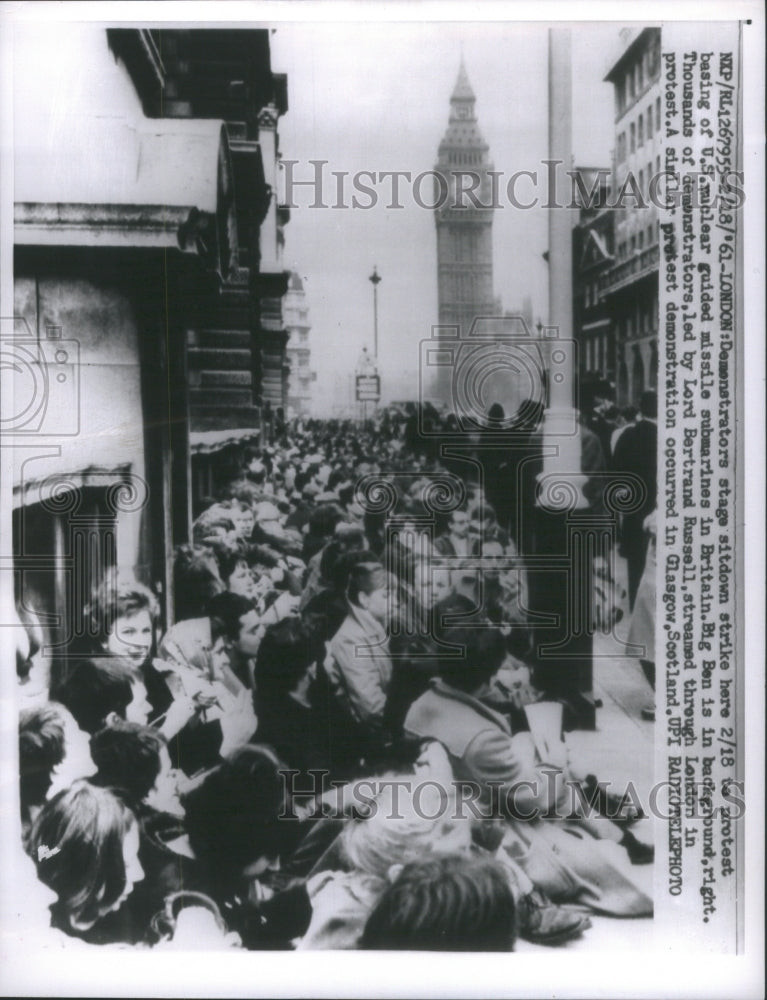 1961 Press Photo Demonstrators guided missile submarine- RSA15671 - Historic Images