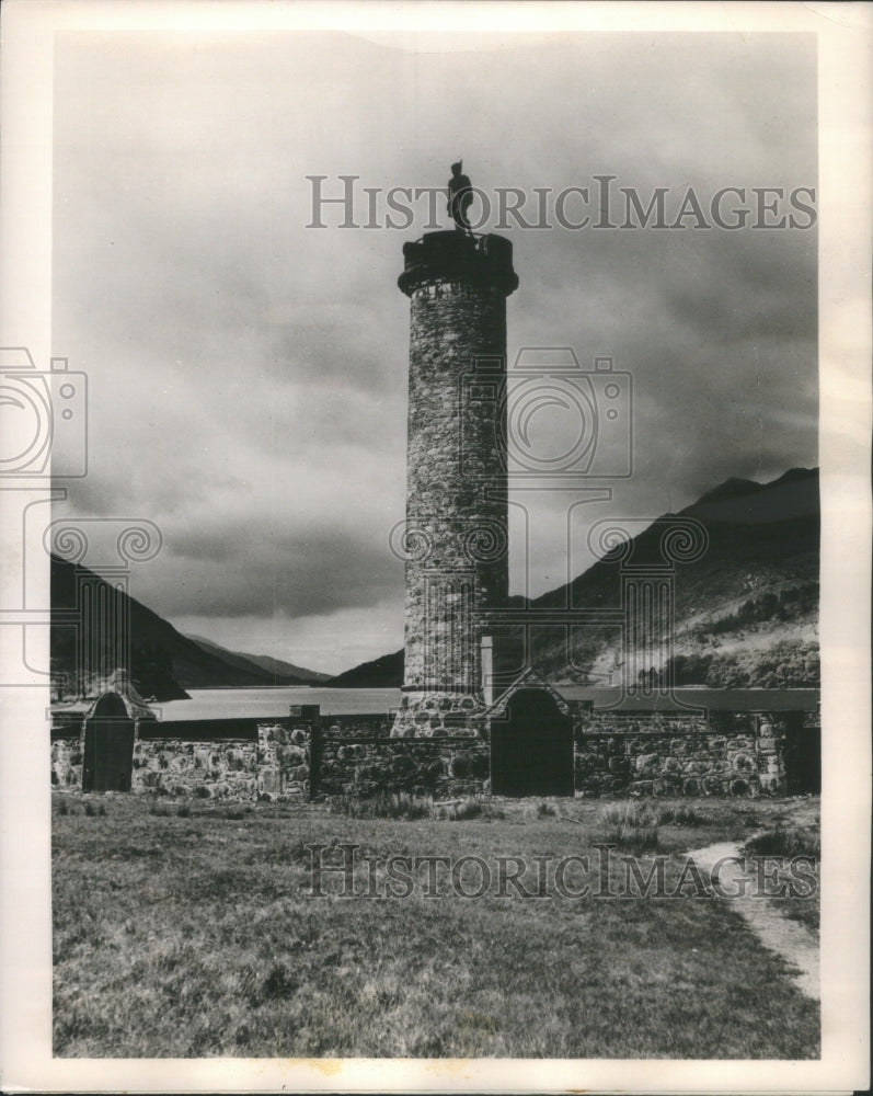 Invernesshire Scotland Paying Homage-Historic Images