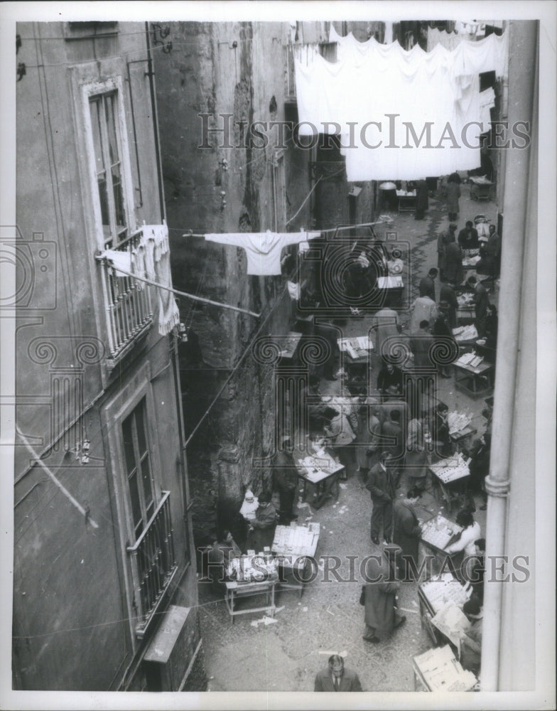 1958 Press Photo Downtown Naples business brisk alley- RSA15813 - Historic Images