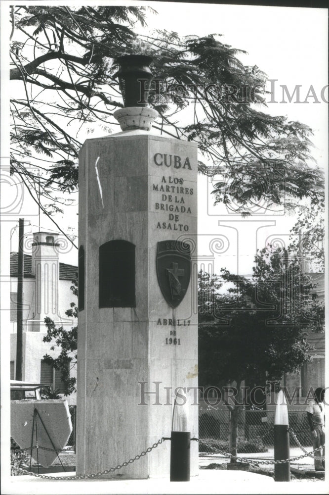 1980 Monument Miami s Little Havana Bay Pig - Historic Images