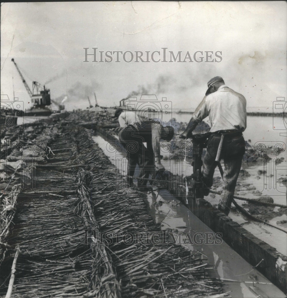 1950 Press Photo Lelystad Netherlands Dike Building - Historic Images