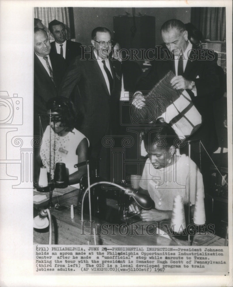 1967 Press Photo President Johnson Philadelphia Opportu- RSA16263 - Historic Images