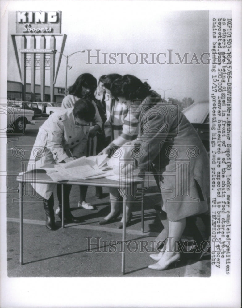 1966 Press Photo Arthur Suppi boycotted chain food stor- RSA16489 - Historic Images