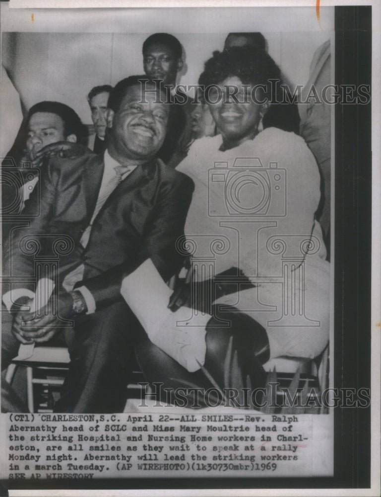 1969 Press Photo Rev Ralph Abernathy Mary Moultrie Stri- RSA16611- Historic Images