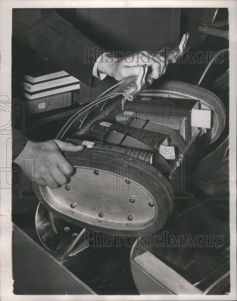 1938 Speed Capsule Library Gadget Tunnel Li - Historic Images