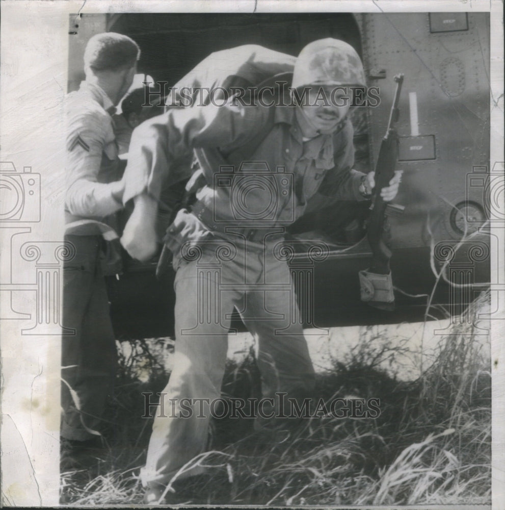 1951 Marine jumps helicopter Fight War Line - Historic Images