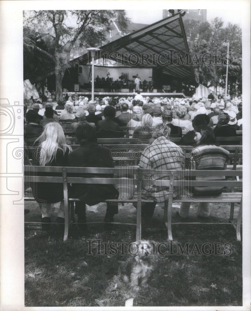 1971 Czechoslovakian Club member gets crowd-Historic Images