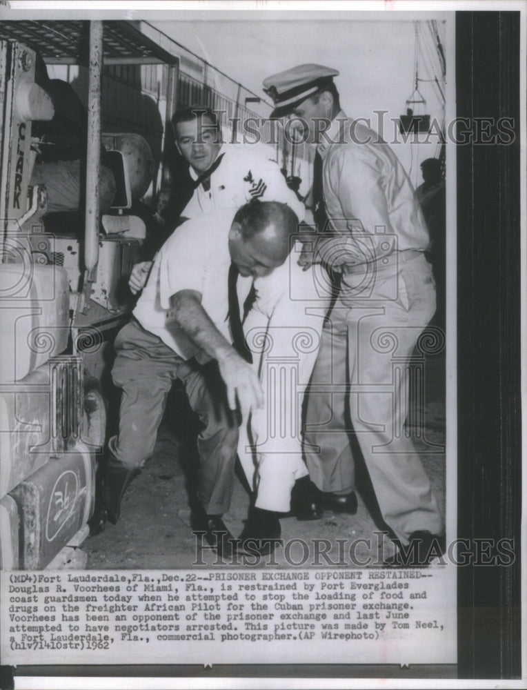 1962 Press Photo Douglas R. Voorhees Opponent Prisoner- RSA17705 - Historic Images