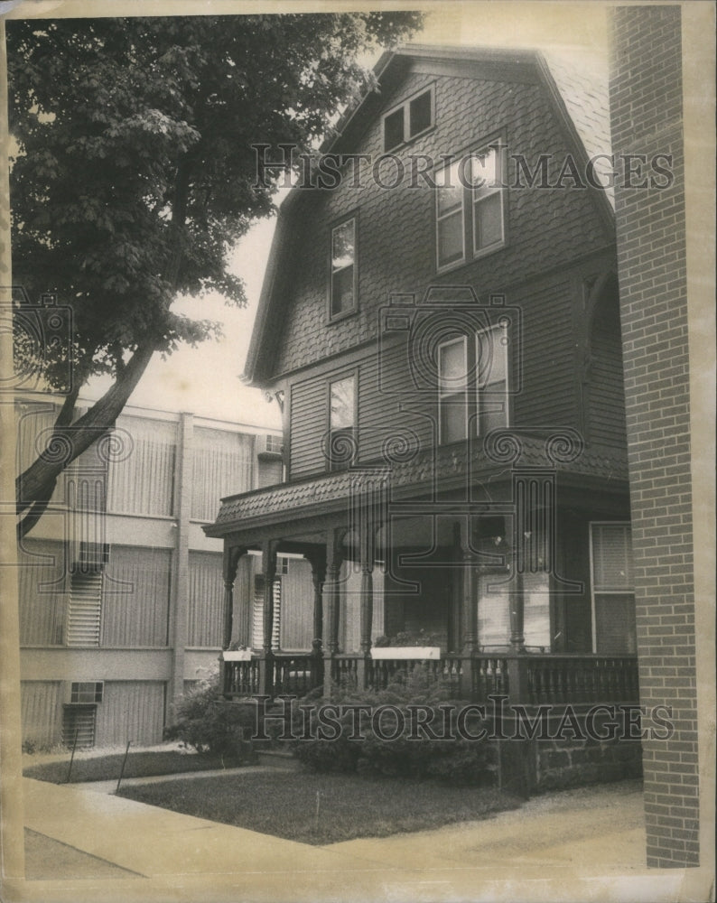 1969 Dark Brown House - Historic Images