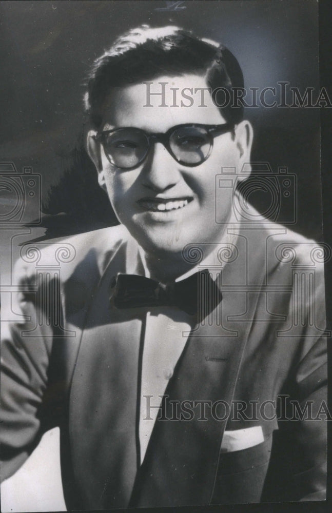 1953 Press Photo Alex Kallao pianist Smile- RSA17905 - Historic Images