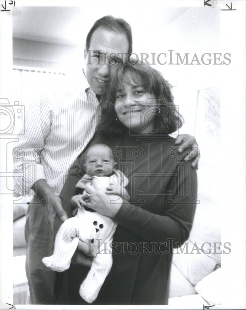 1991 Press Photo Dennis Kim Klar Adam Mapleride Condo B- RSA18043 - Historic Images