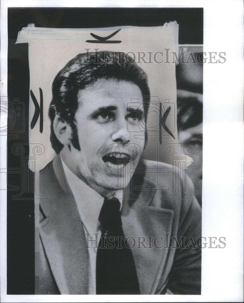 1975 Press Photo Phil Johnson College basketball Coach - Historic Images