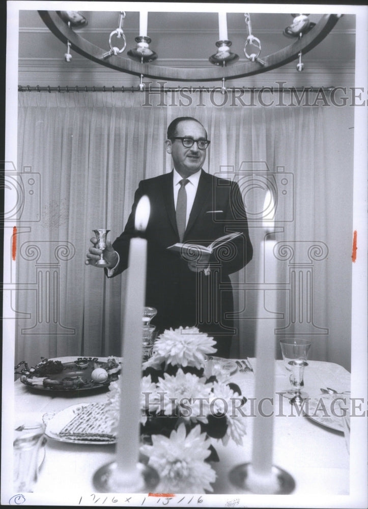 1966 Jeish Holidays Ritual feast  Passover - Historic Images