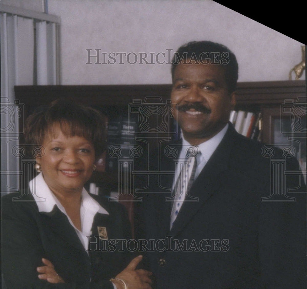 2001 Press Photo Geraldine Johnson Pres. Snelling Legal - Historic Images