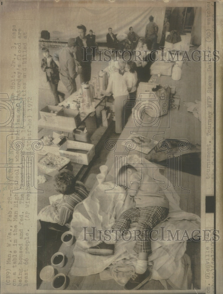 1972, Hopberi Poe Holt Jr naps Table Man Hig- RSA18647 - Historic Images