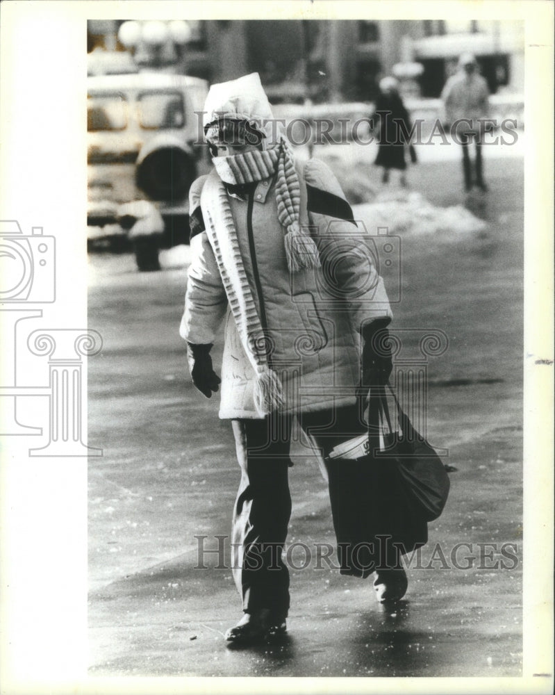 1983 Freeze Christmas Brave Pedestrians Col - Historic Images