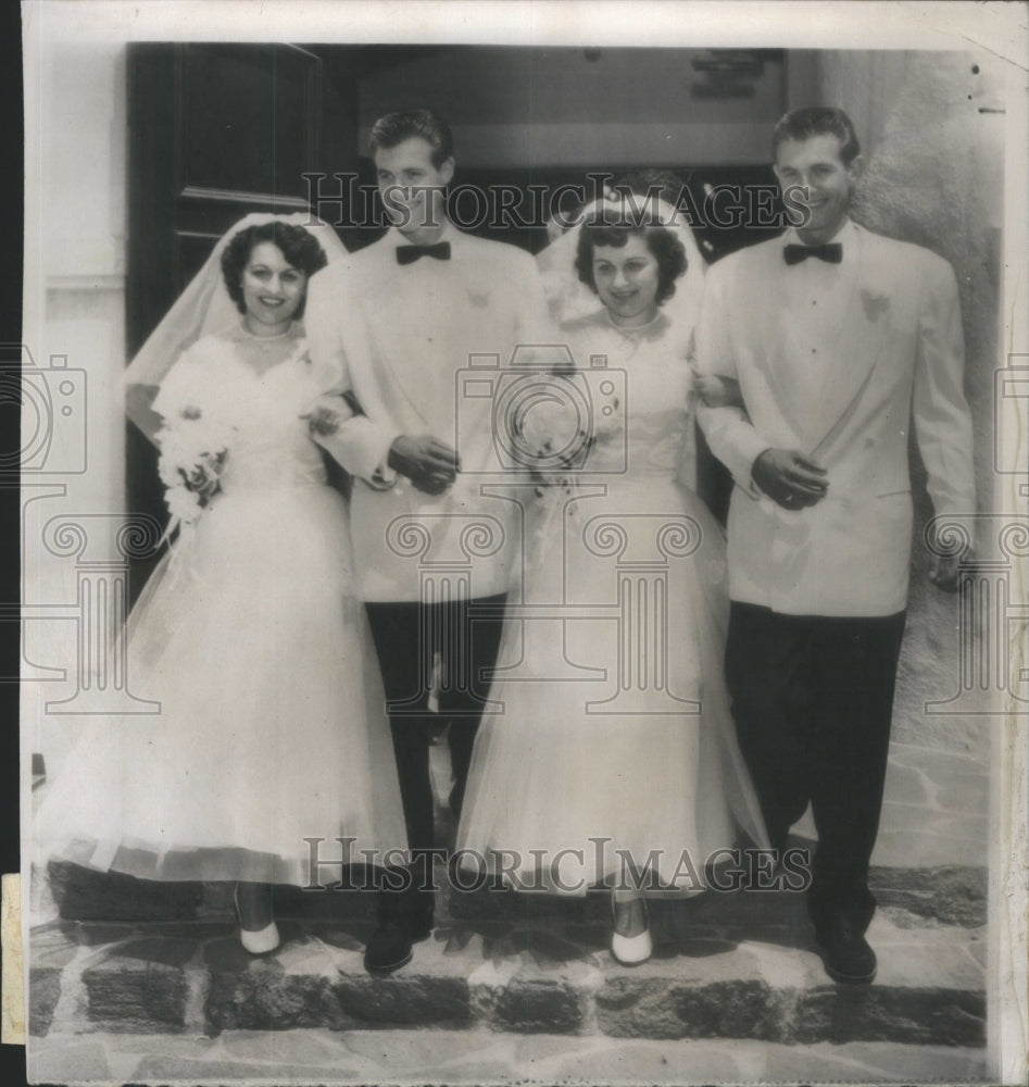 1952 Double Wedding Ceremony For Twins - Historic Images