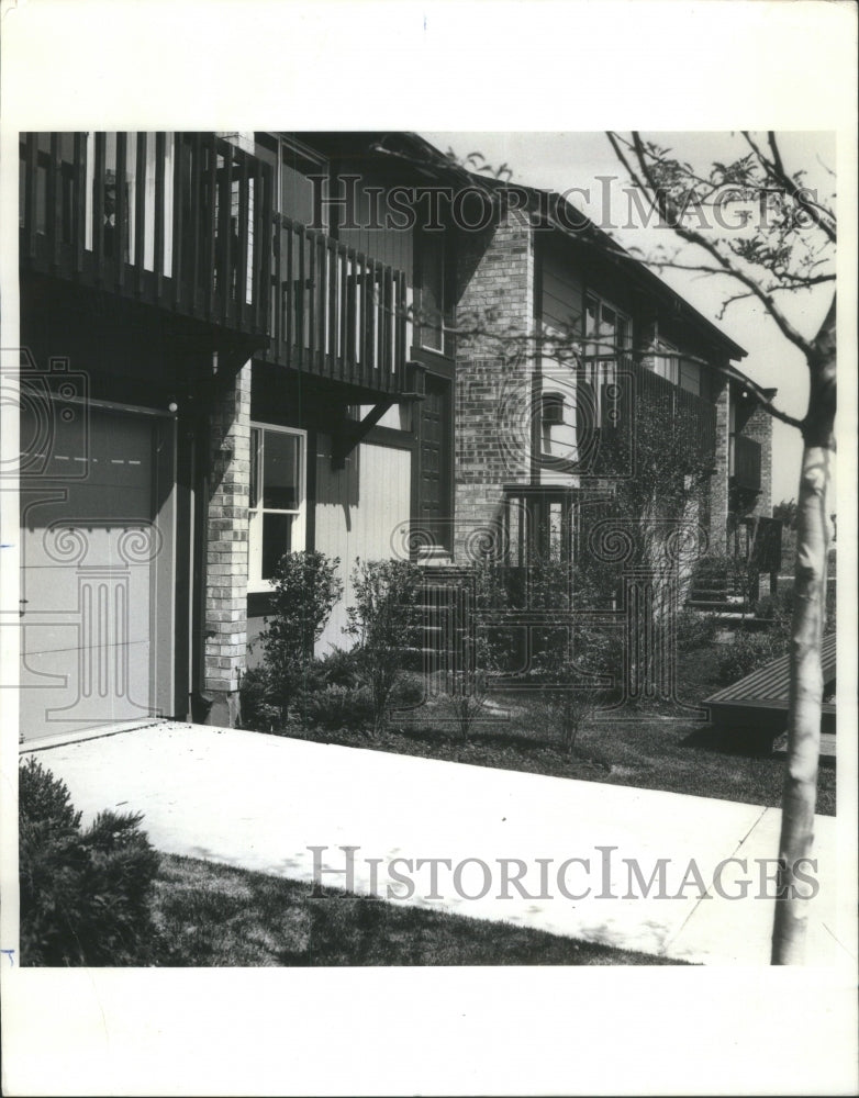 1971 Press Photo Hoffman Rosner Corp Indian Oaks Townho- RSA19397 - Historic Images