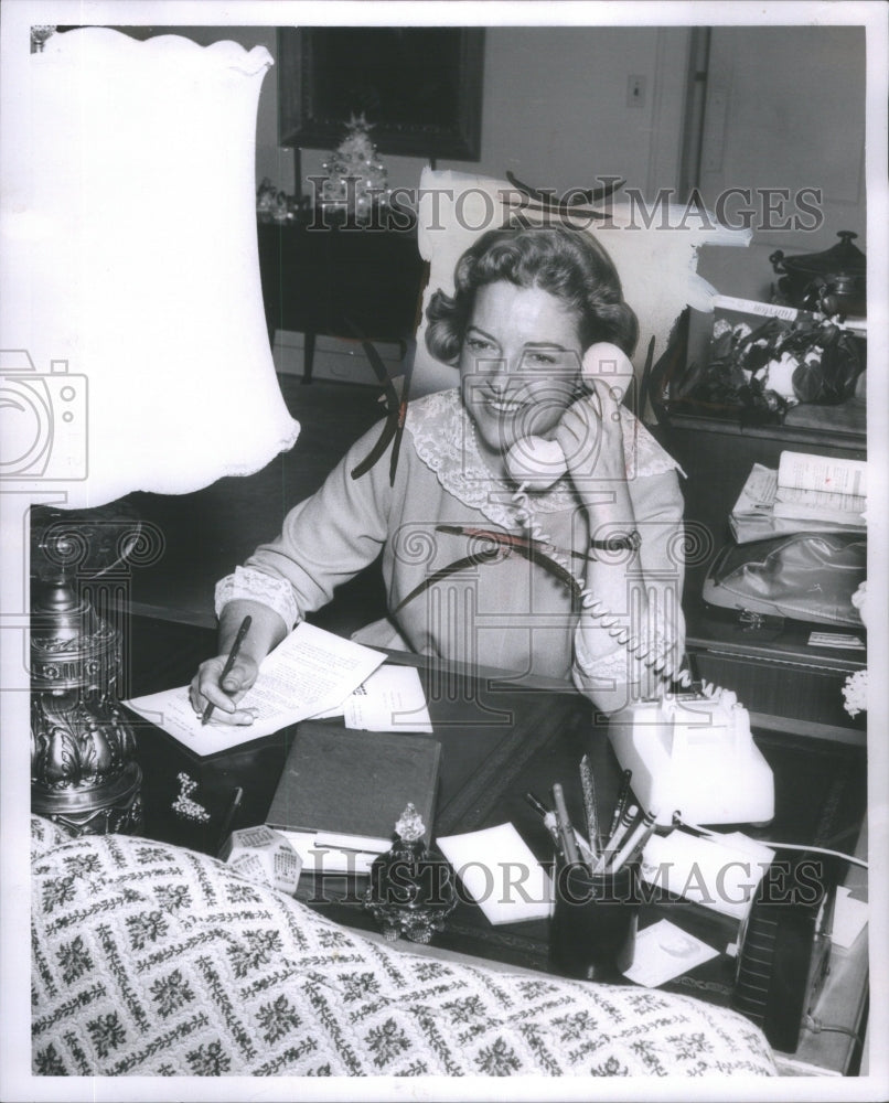 1962 Press Photo Margaret Janet Martin Namer of Hotel P - Historic Images