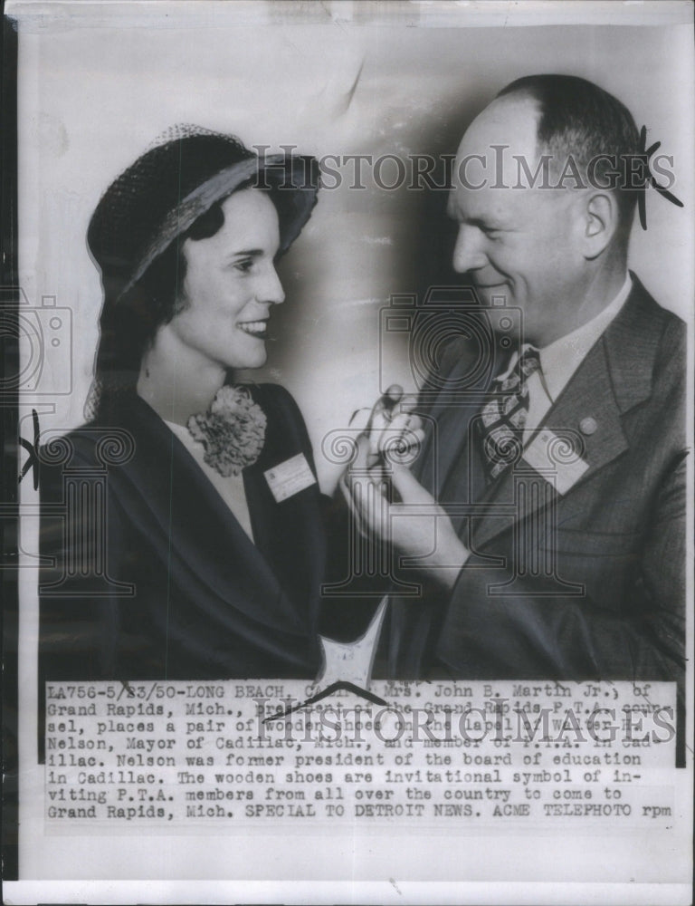 1950 Press Photo Mrs.John B Martin &amp; Walter H. Nelson- RSA19723 - Historic Images