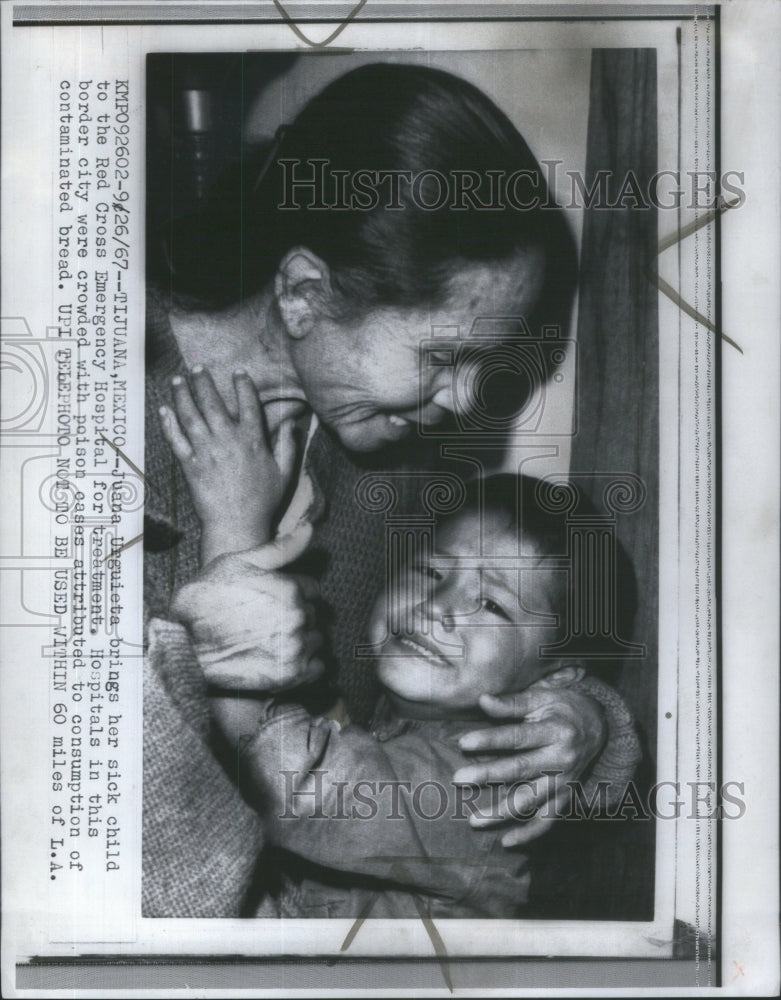 1967 Press Photo Juana Urguieta child Red Cross Emergen- RSA19815 - Historic Images