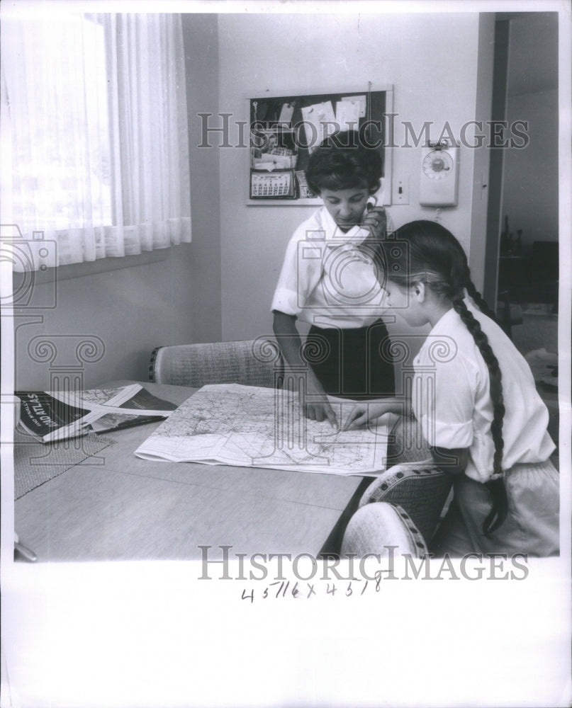 1962 Mrs Hidle Kuhn Daughter Jeanette II Pi - Historic Images