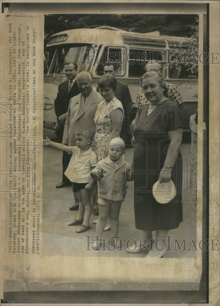 1962, Soviet Premier Nikita S. Khrushchev with family at Yalta - Historic Images