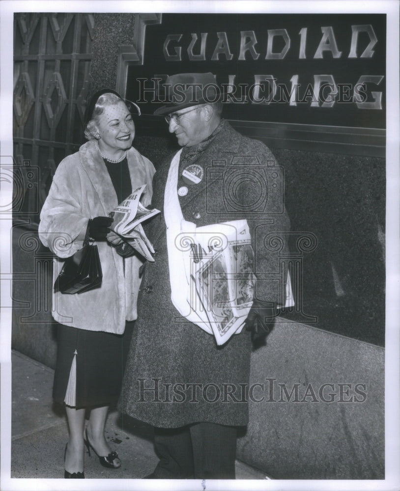 1955 Newspaper man at Union Guardian Bldg. - Historic Images