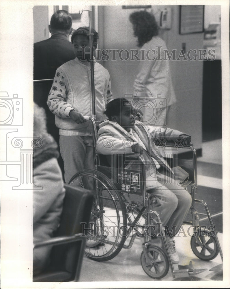 1987 Press Photo Hammond Elementry School Evacuated Car - Historic Images