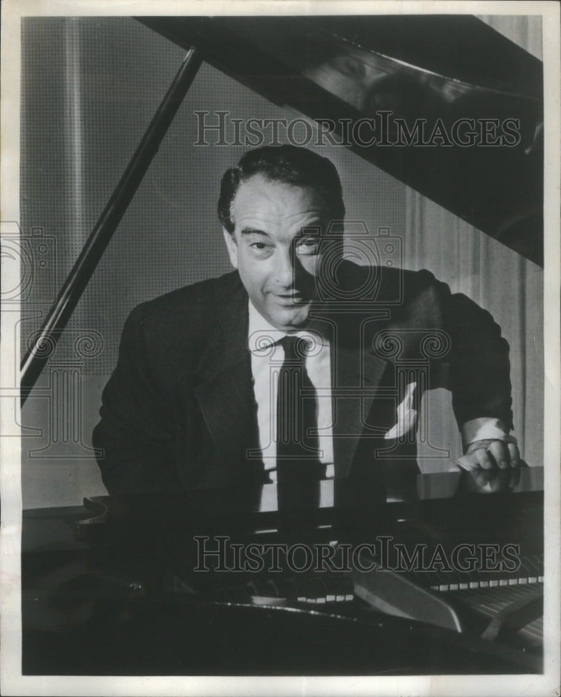 1960 Victor Borge Danish comedian pianist-Historic Images