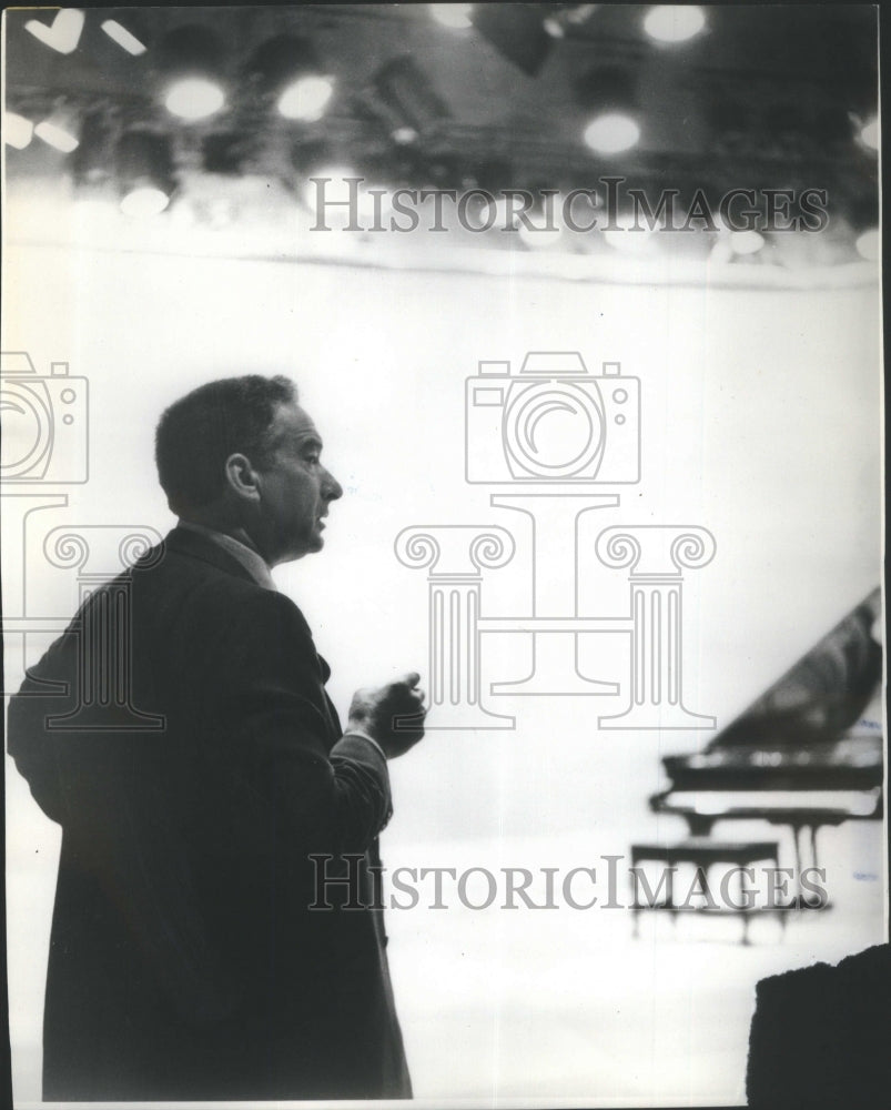 1962 Victor Borge Danish Comedian Conductor - Historic Images