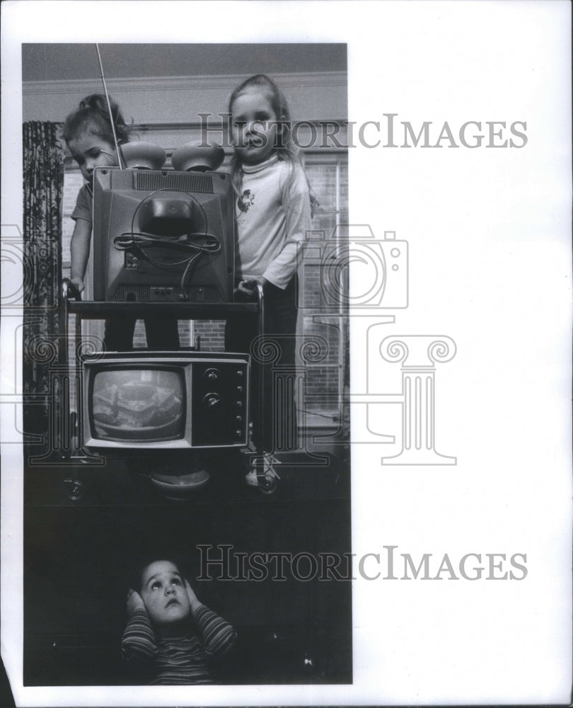 1979 Watching Television Children - Historic Images