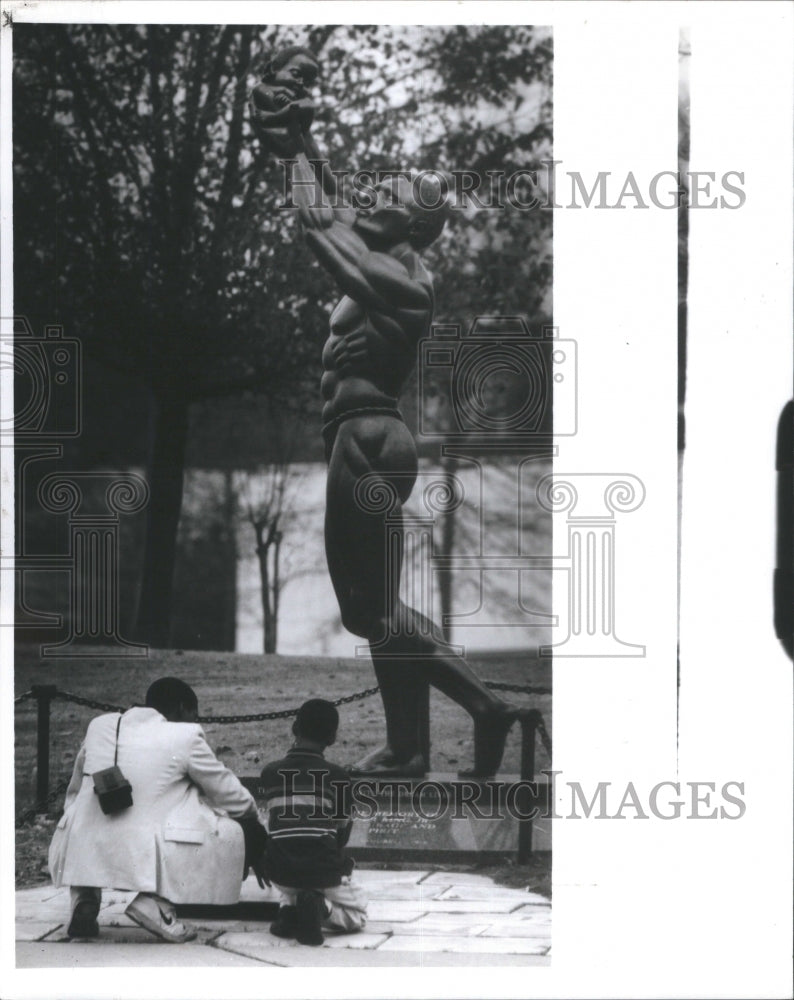 1993 Press Photo Martin Luther King Memorials Statues W - Historic Images