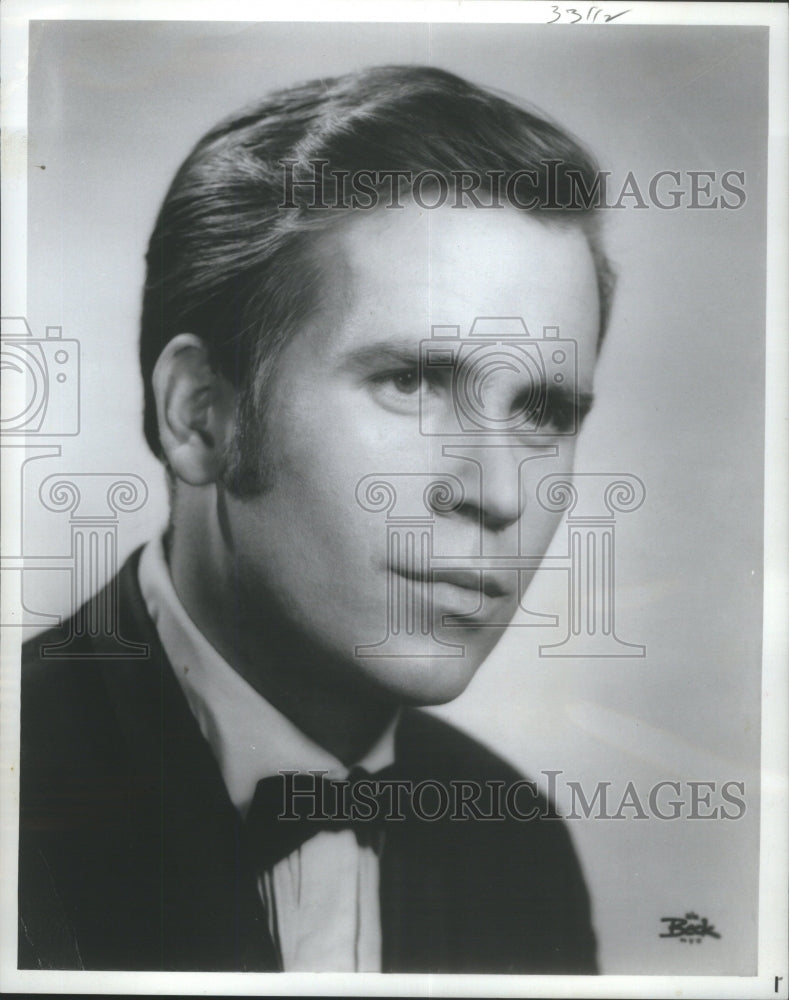 1970 Press Photo David Bender Radio Show Host - Historic Images