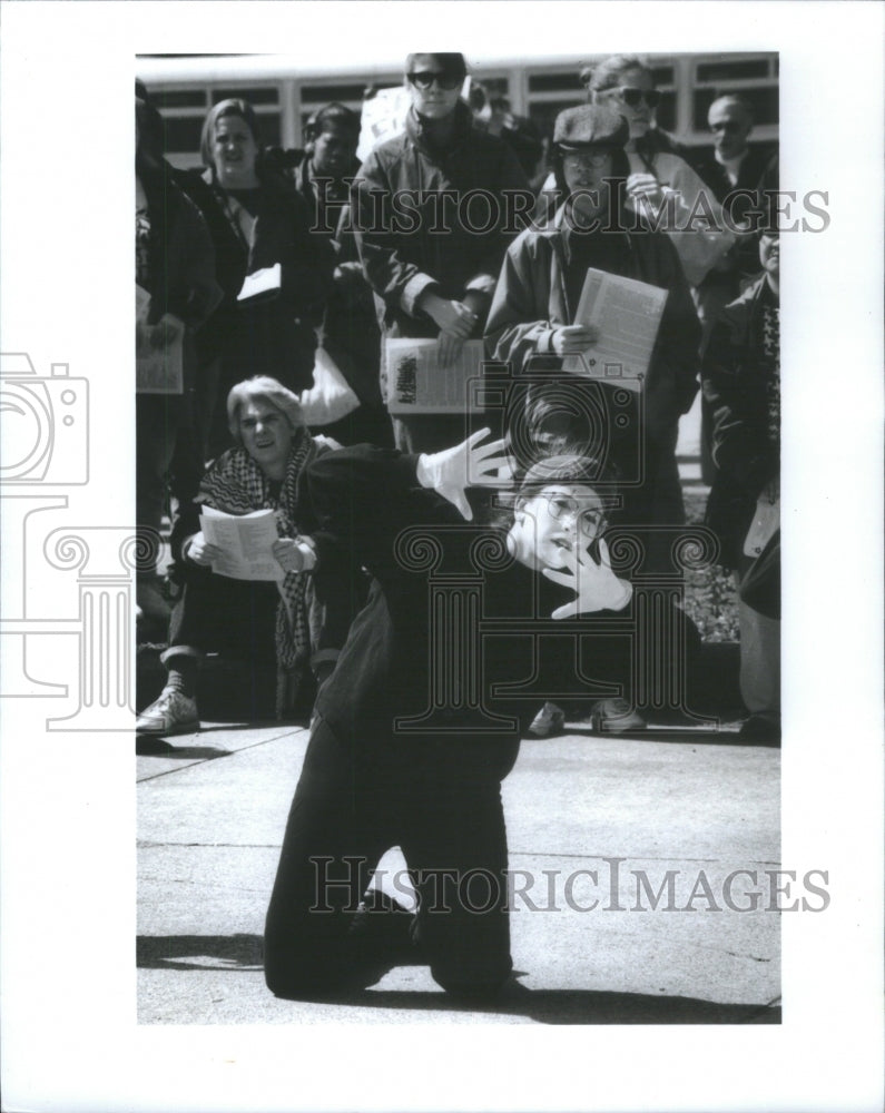 1994 Press Photo Tammy Krause Prophetic Player mime MI- RSA22861 - Historic Images