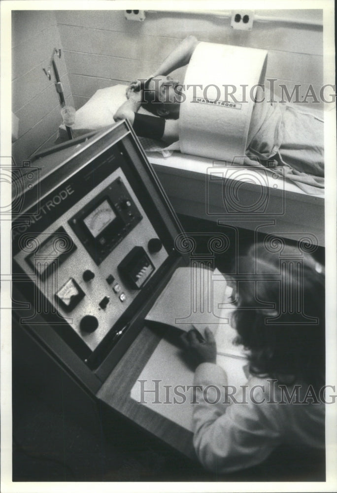 1981 Press Photo Richard Gilman hypothermia treatment - Historic Images