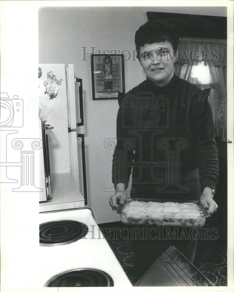 1984 Becky Merwin casseroles Family Meals - Historic Images