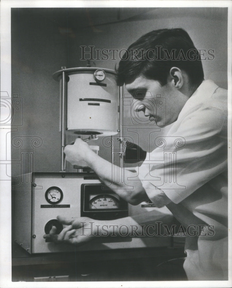 1969 Student dental technologists Career Ac - Historic Images