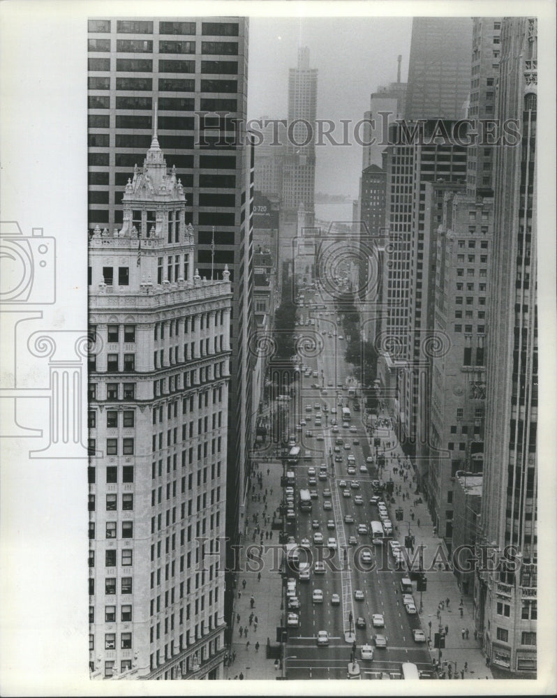 Press Photo:  Overhead View Michigan Avenue Chicago Loo - Historic Images