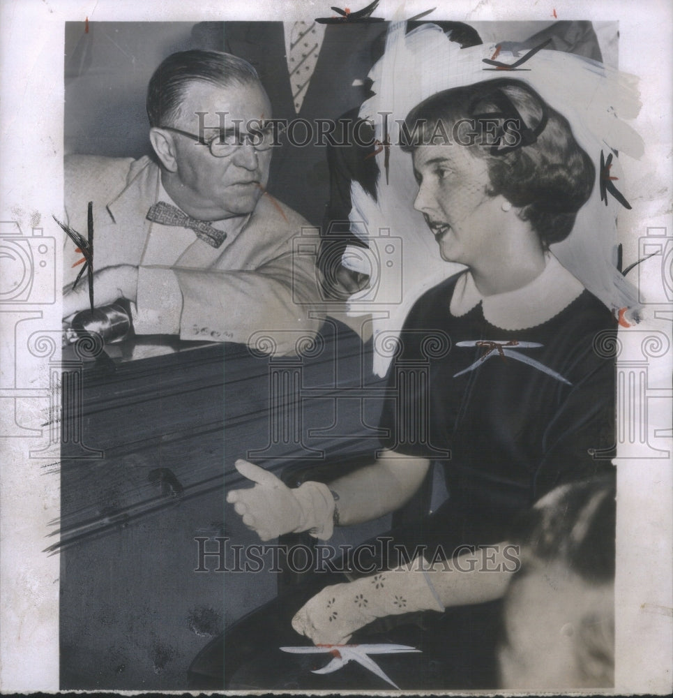 1958 Press Photo Montogomery Ward Throne Maureen Regan- RSA24385 - Historic Images