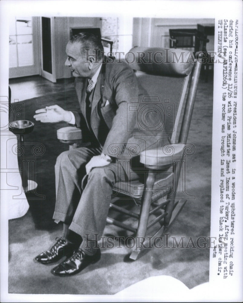 1963 Press Photo Johnson Sat Ismet Inonu rocking chair- RSA24493- Historic Images