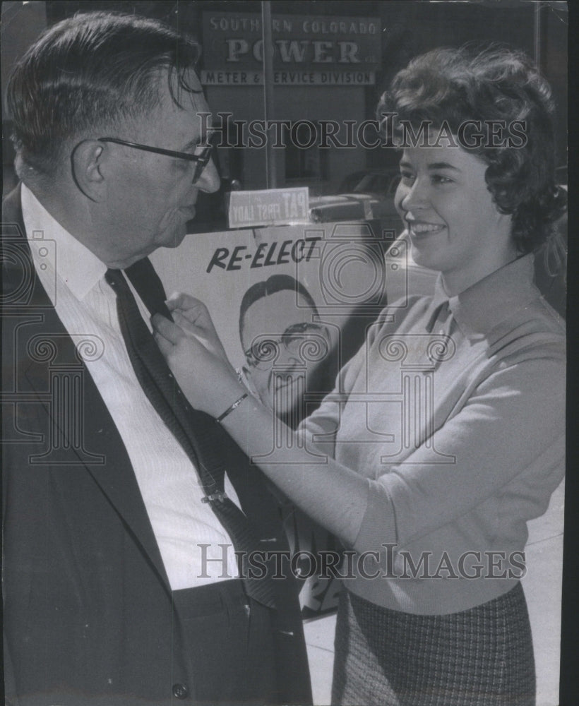 1960 Press Photo Chenowenth Campaign Button Charla Dupp- RSA25653 - Historic Images