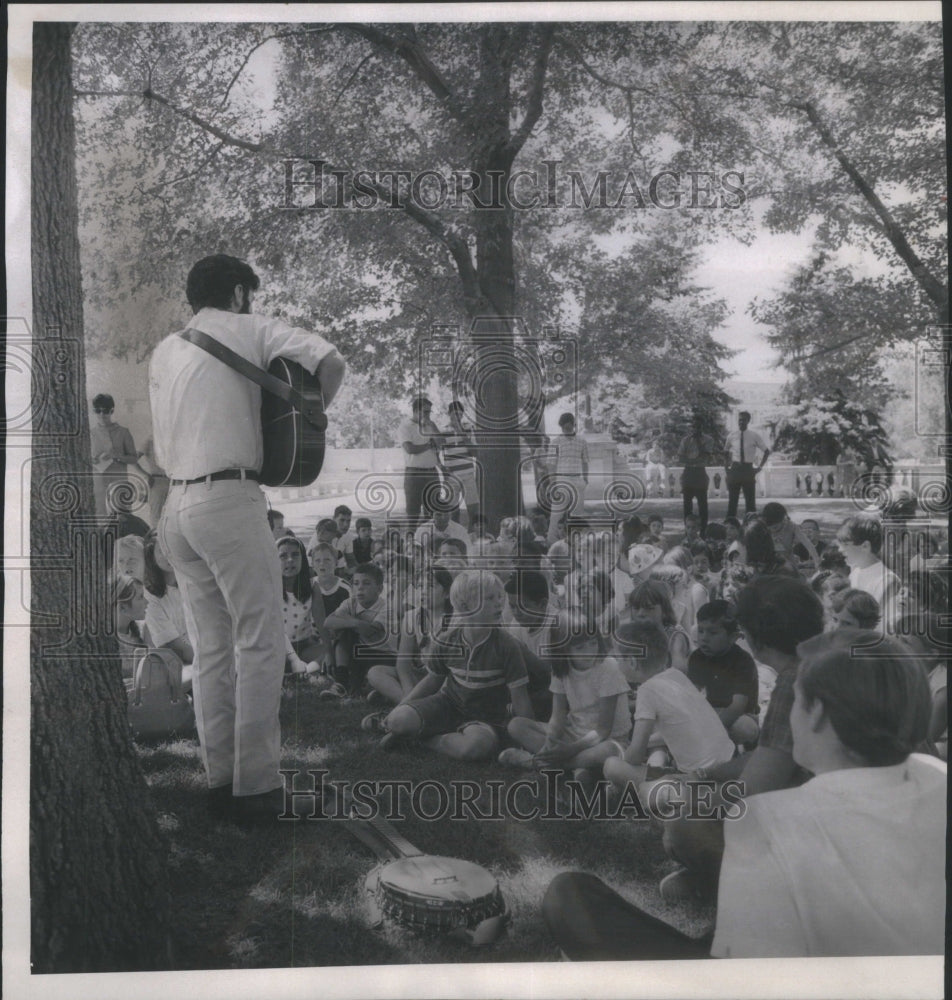 1967 Vince De Francis Guitar Denver Jewish - Historic Images