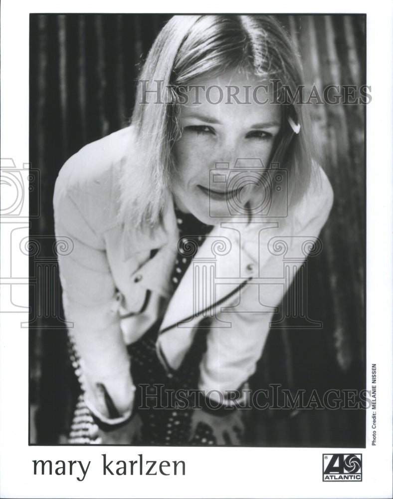 1995, Folk Pop Singer Mary Karlzen Atlantic- RSA27119 - Historic Images