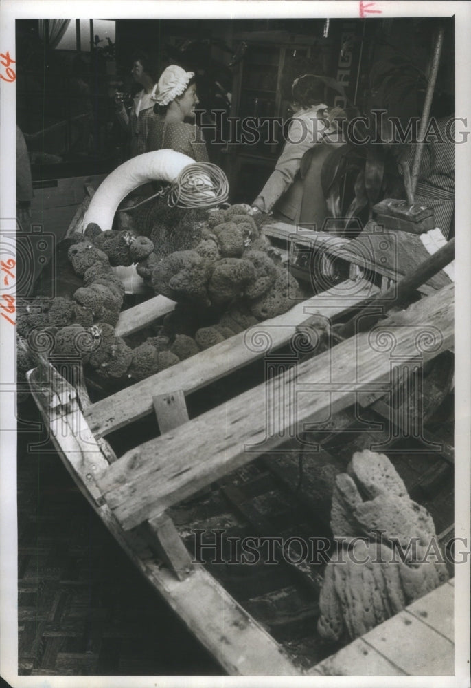 1976 Press Photo Tarpon Springs Florida Sponges Boat- RSA27519 - Historic Images