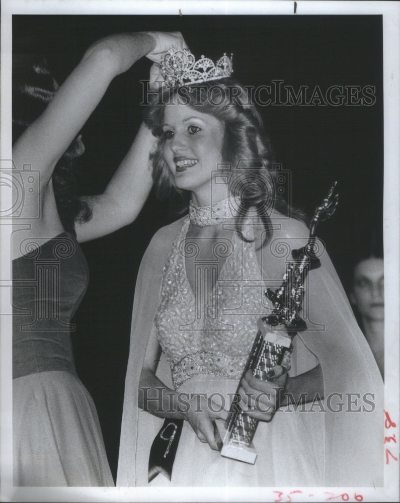 1989 Miss Zephyrhill enthusiastic Gwendoly - Historic Images